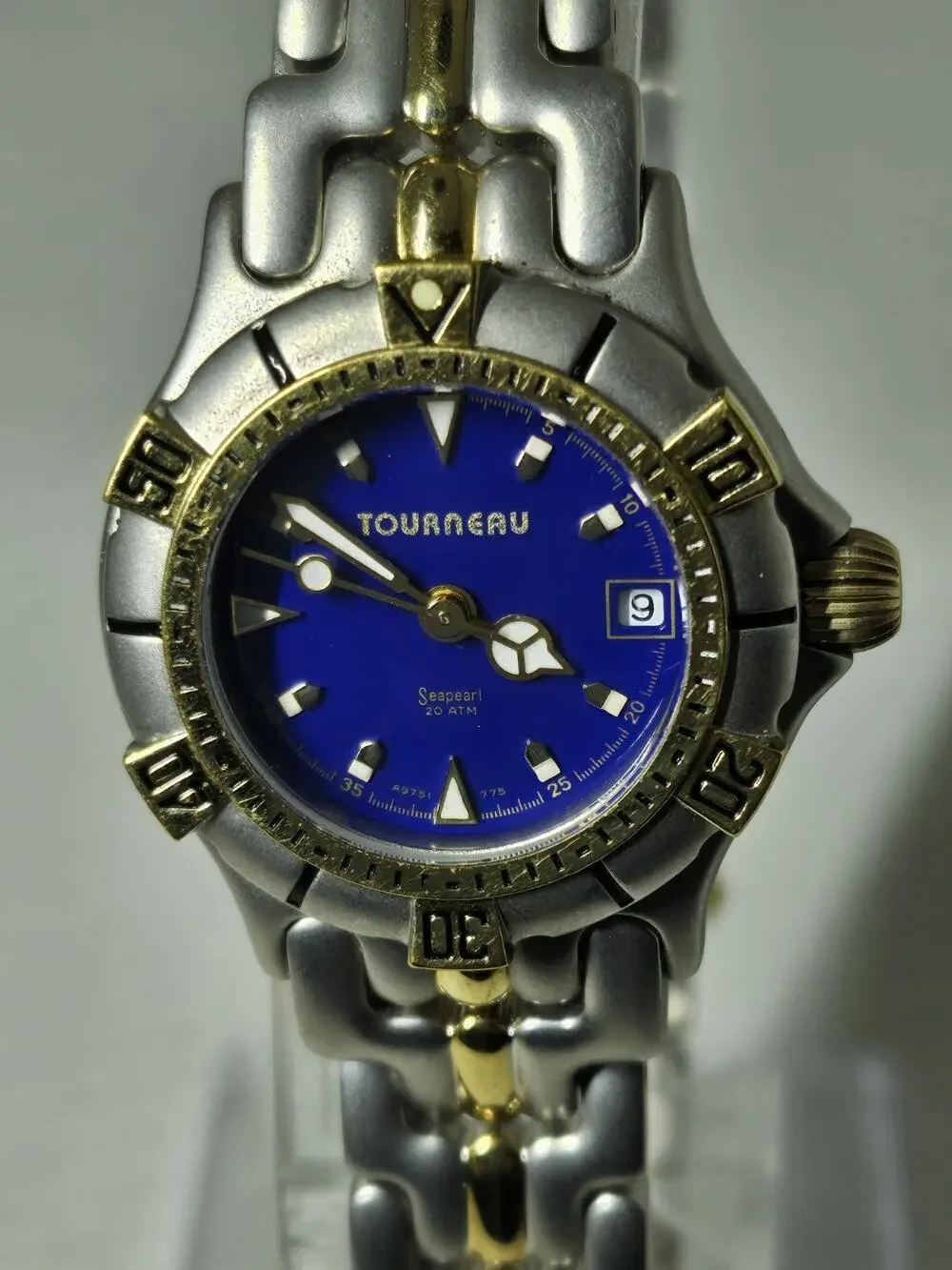 Ladies Vintage Tourneau Seapearl Dive Military Rotating Bezel New Battery Watch